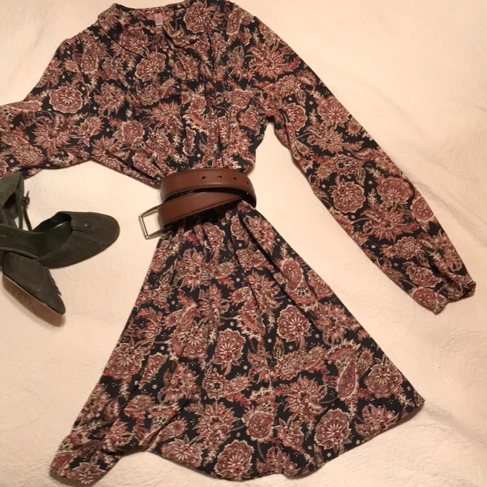 Retro style print dress.
